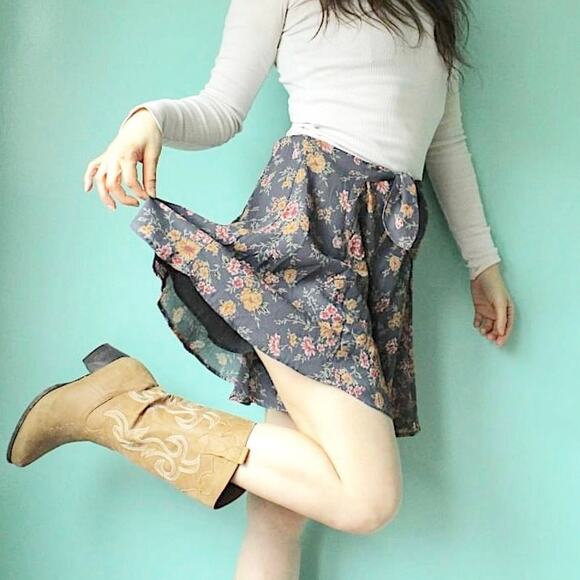 Vintage Dresses & Skirts - EXPRESS Blue Vintage 1990s Floral Lined Mini Skirt